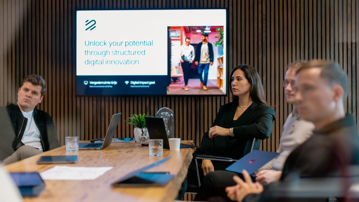 Online marketing specialist